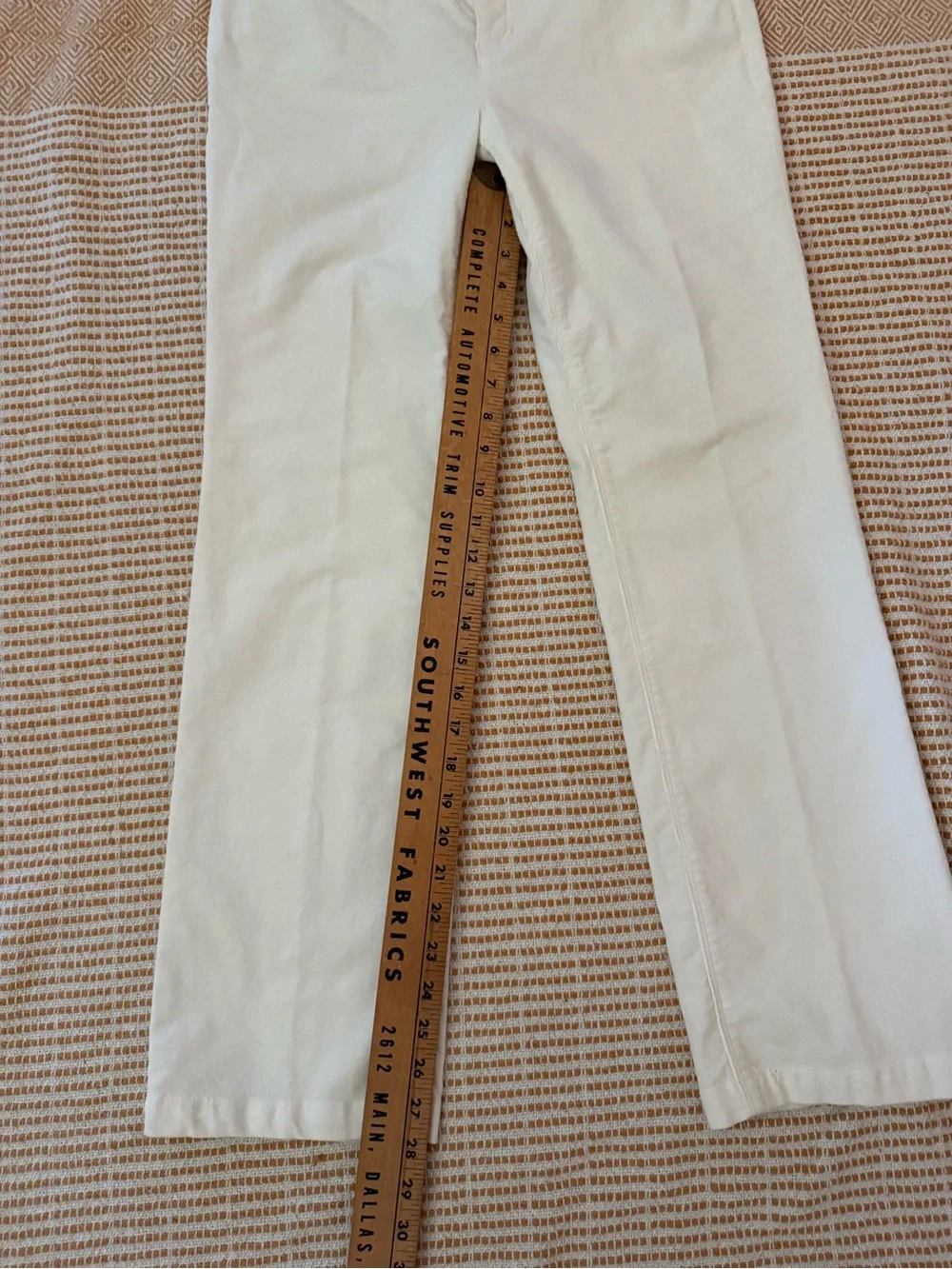 Jones New York Sport Petite White Stretch Pinwale Corduroy Straight Leg Pants